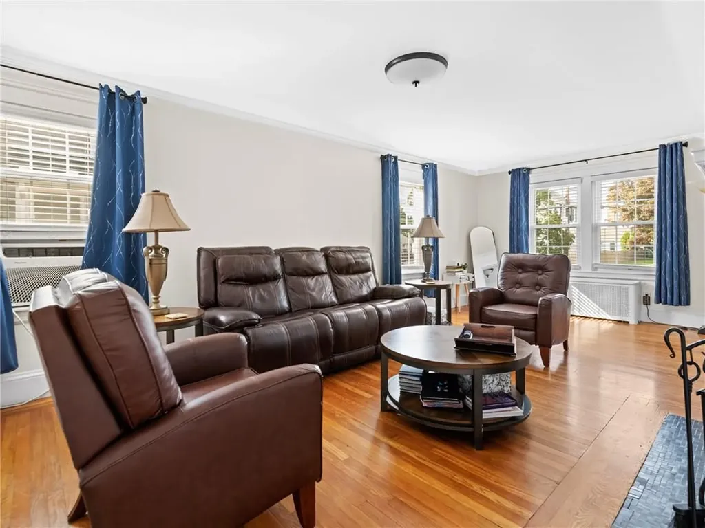 190 Auburn Street Cranston RI 02910