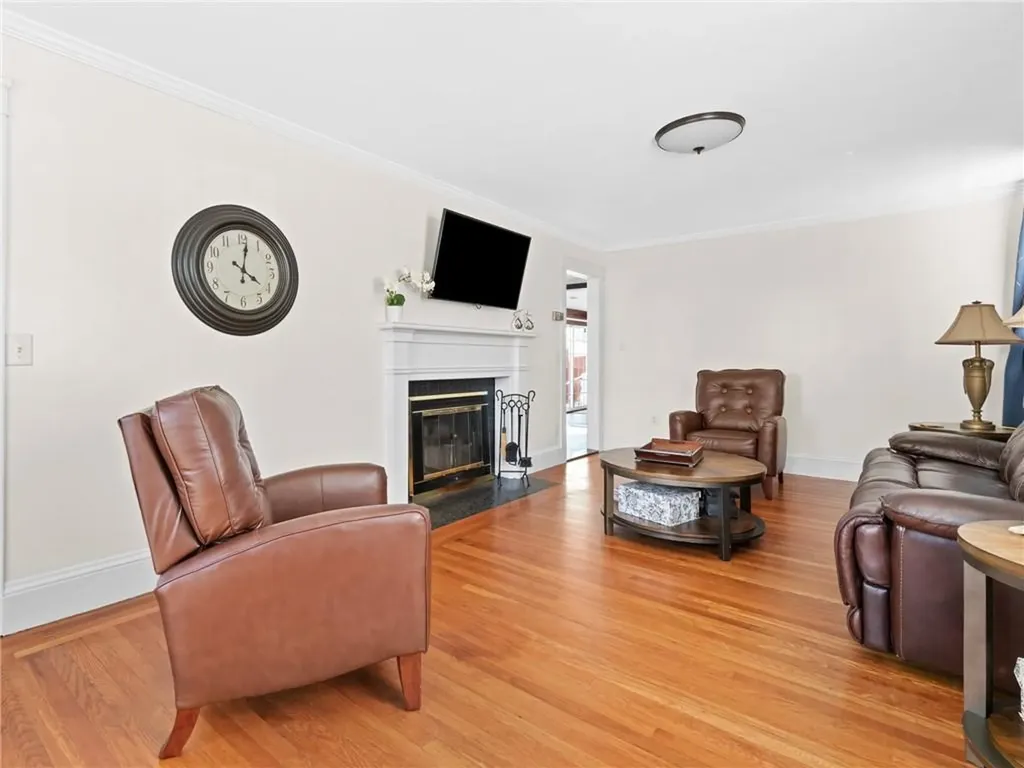 190 Auburn Street Cranston RI 02910