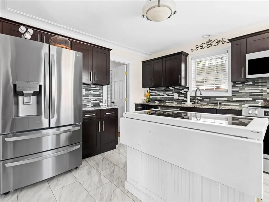 190 Auburn Street Cranston RI 02910