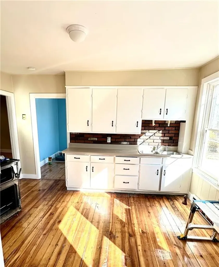 159 161 Grand Street Woonsocket RI 02895