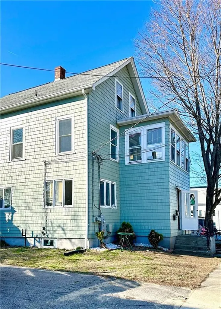 159 161 Grand Street Woonsocket RI 02895
