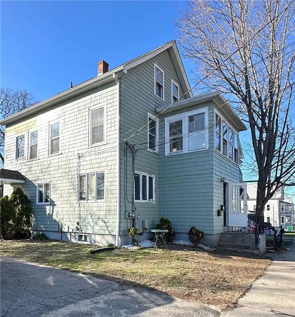 159 161 Grand Street Woonsocket RI 02895