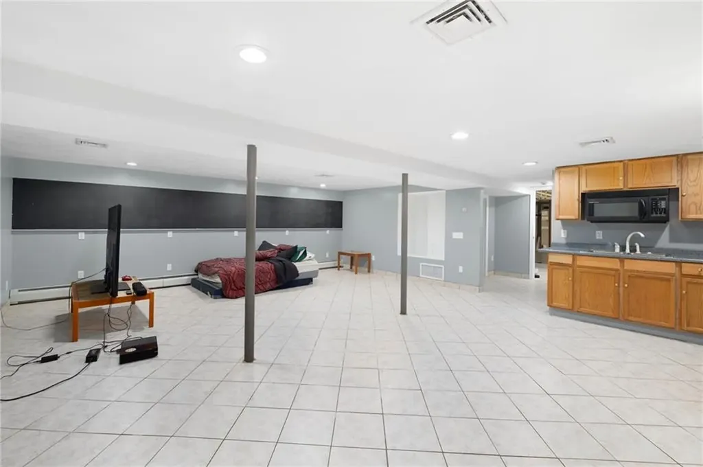 46 Ray Street Coventry RI 02816