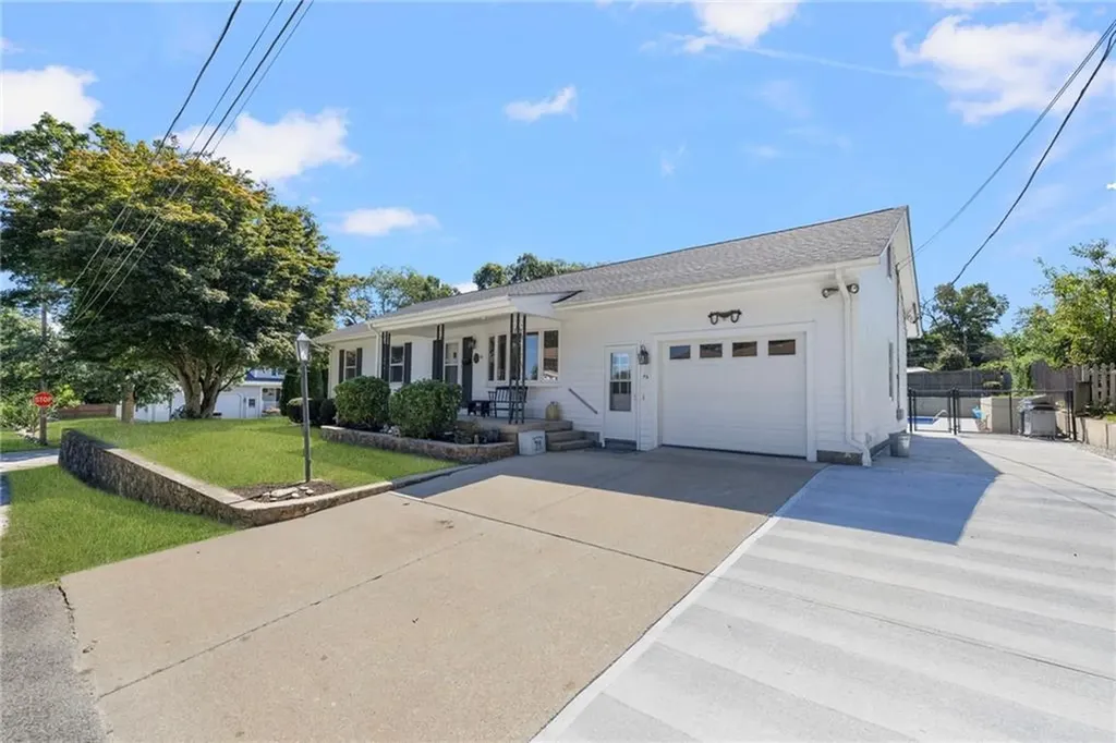 46 Ray Street Coventry RI 02816