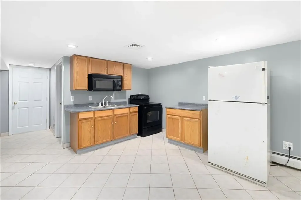 46 Ray Street Coventry RI 02816