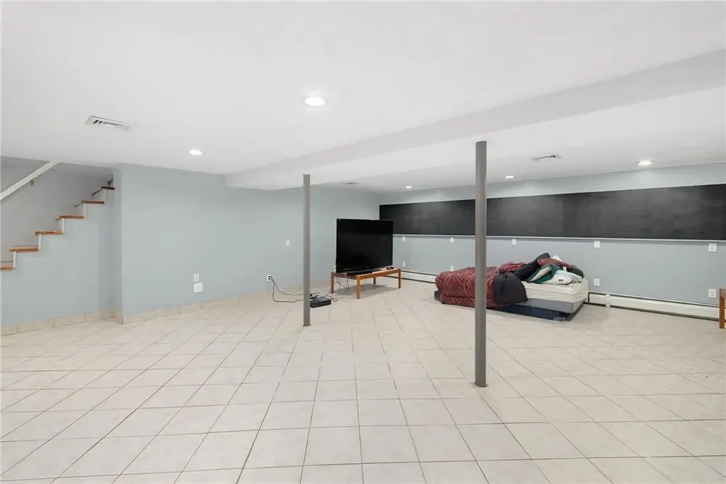 46 Ray Street Coventry RI 02816