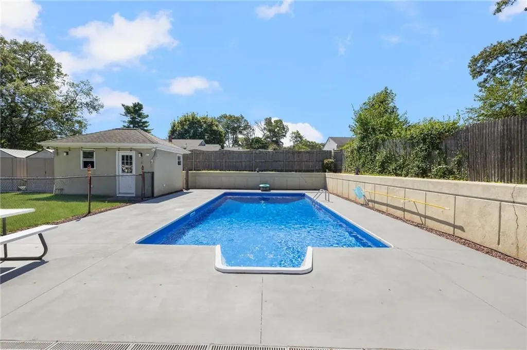 46 Ray Street Coventry RI 02816