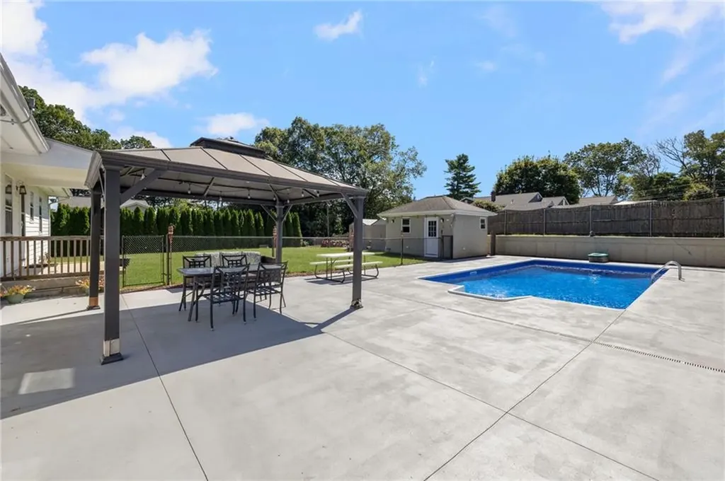 46 Ray Street Coventry RI 02816