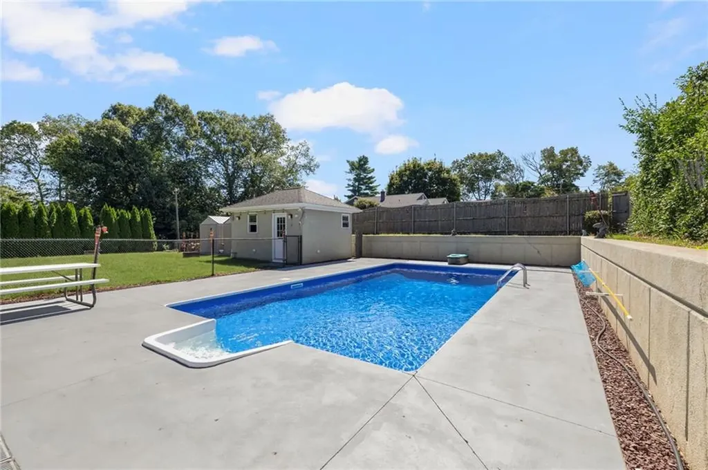 46 Ray Street Coventry RI 02816