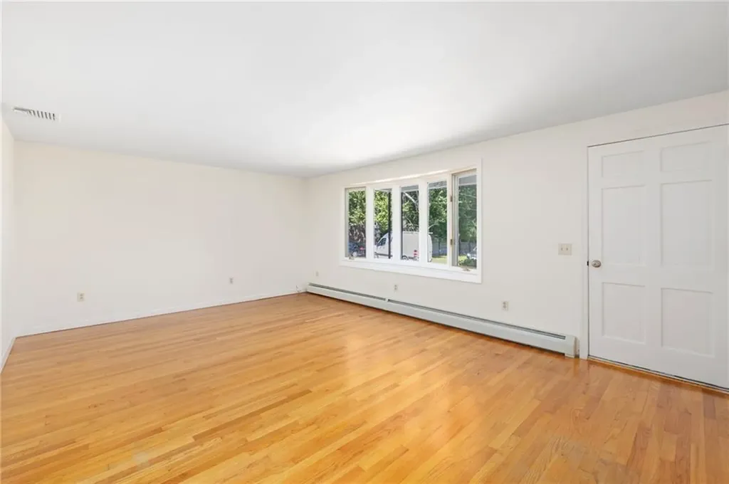 46 Ray Street Coventry RI 02816
