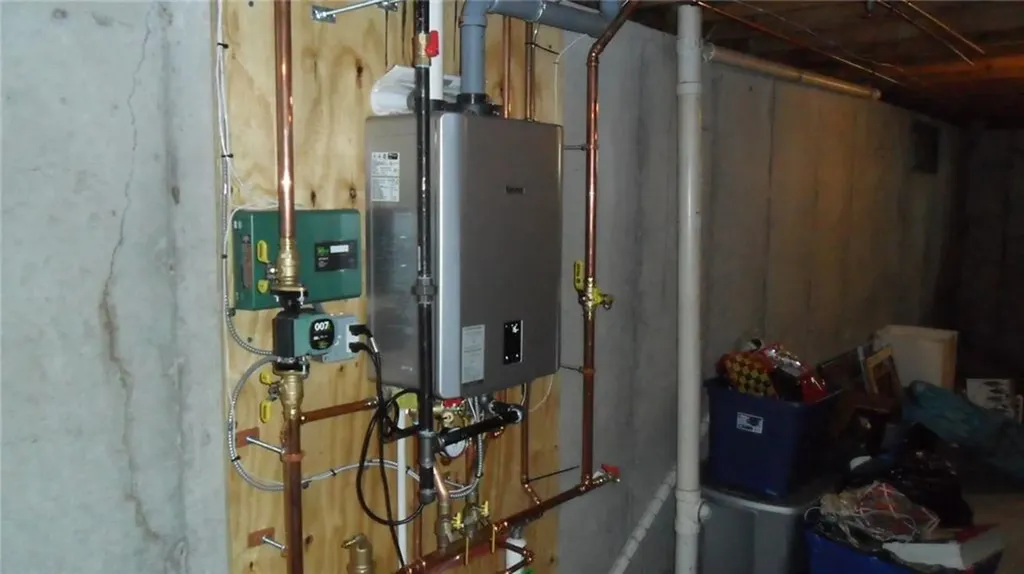 16 Ruzzi Street Cranston RI 02920