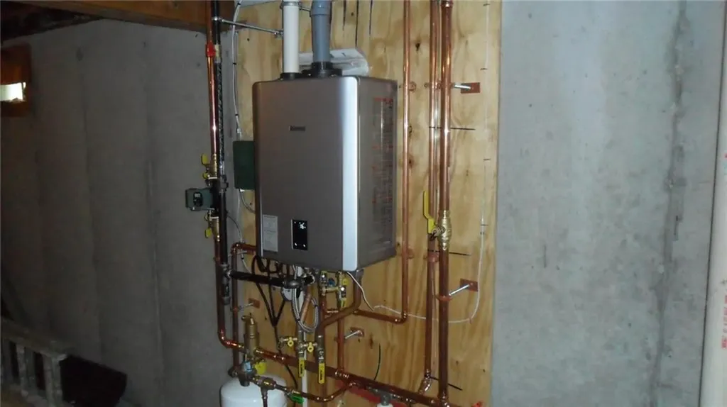 16 Ruzzi Street Cranston RI 02920