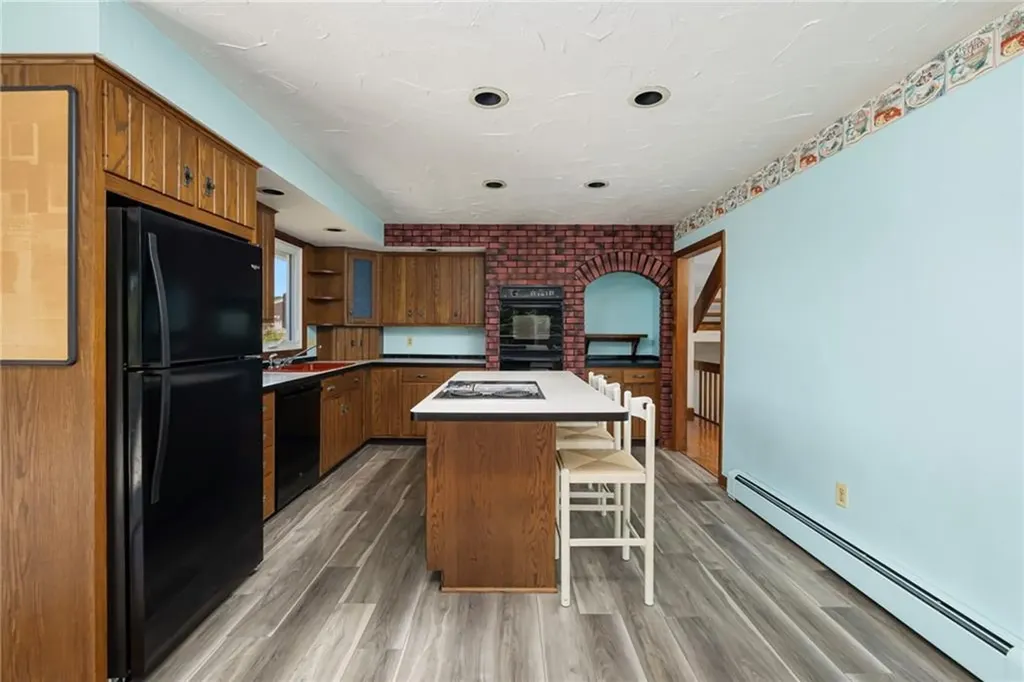 35 Tobin Lane Bristol RI 02809