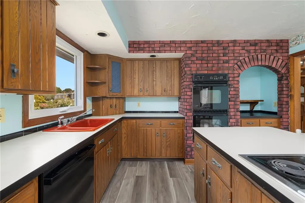 35 Tobin Lane Bristol RI 02809
