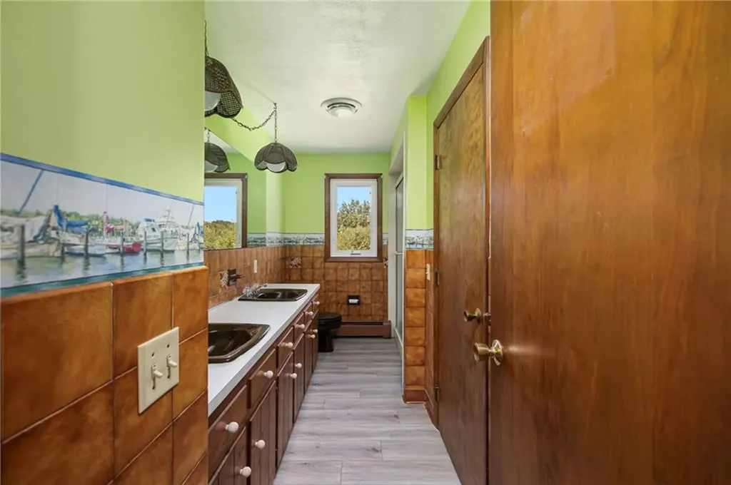 35 Tobin Lane Bristol RI 02809