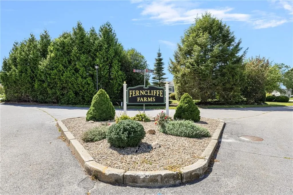 35 Tobin Lane Bristol RI 02809