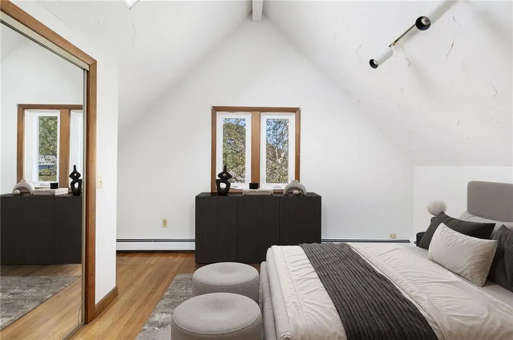 35 Tobin Lane Bristol RI 02809