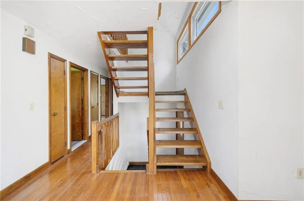 35 Tobin Lane Bristol RI 02809
