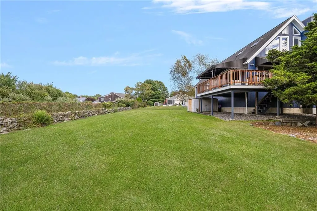 35 Tobin Lane Bristol RI 02809