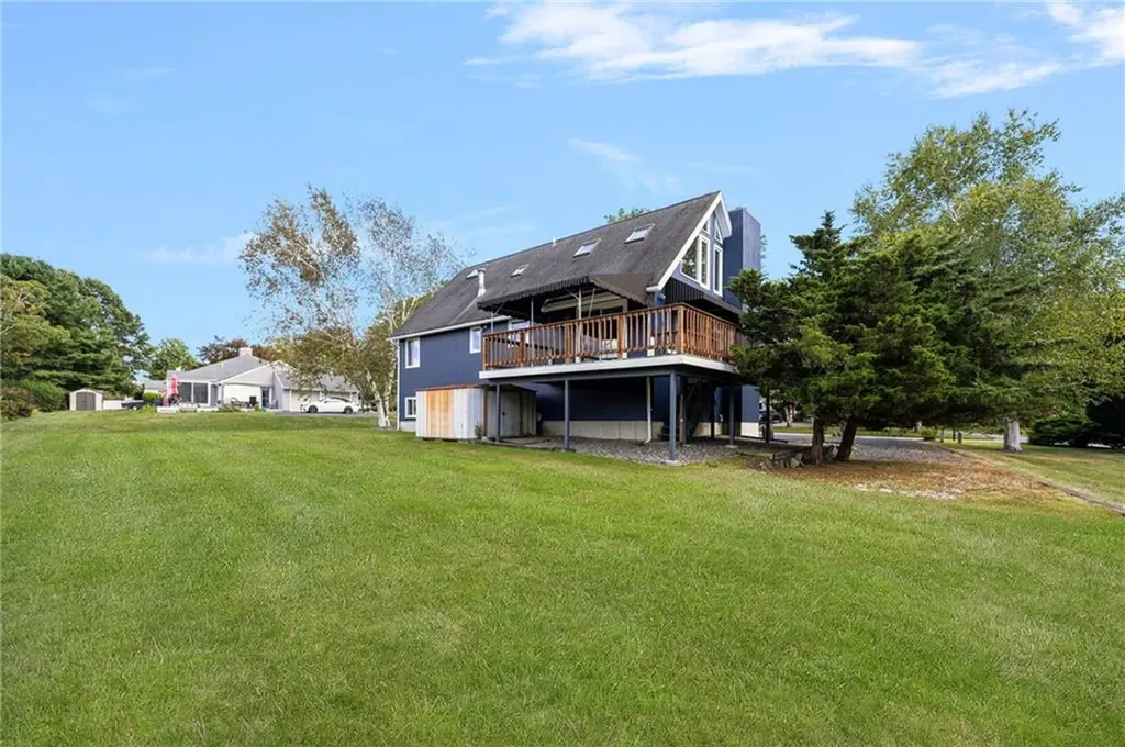 35 Tobin Lane Bristol RI 02809