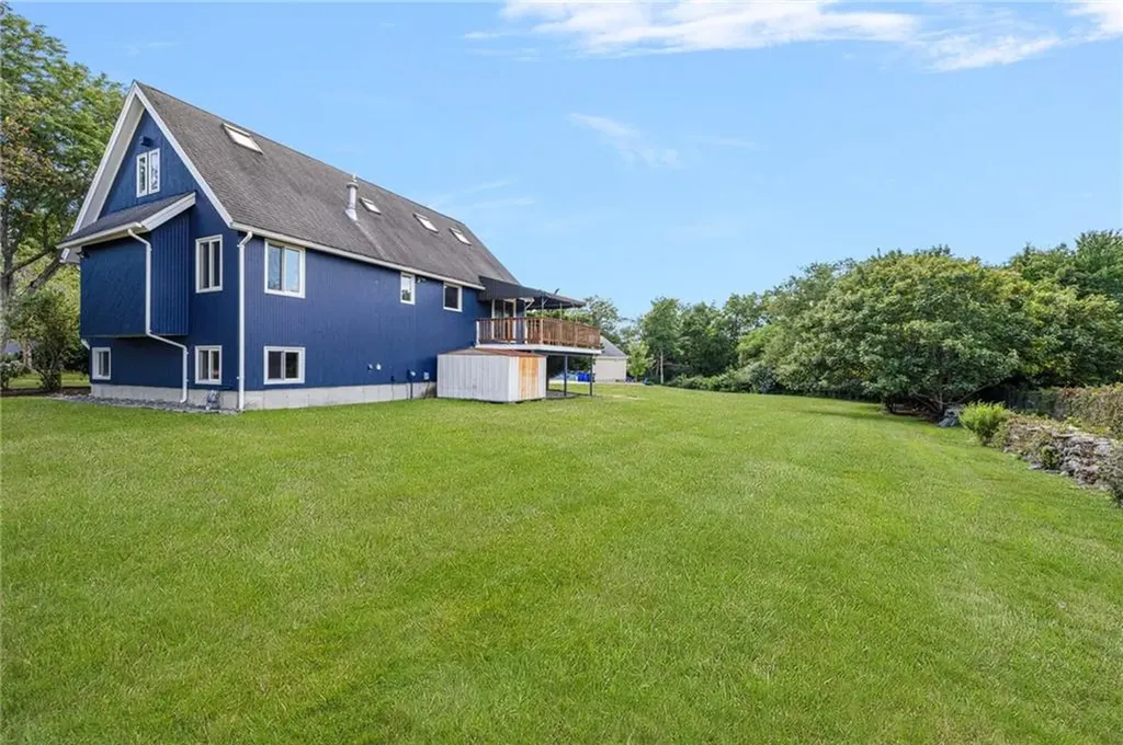35 Tobin Lane Bristol RI 02809
