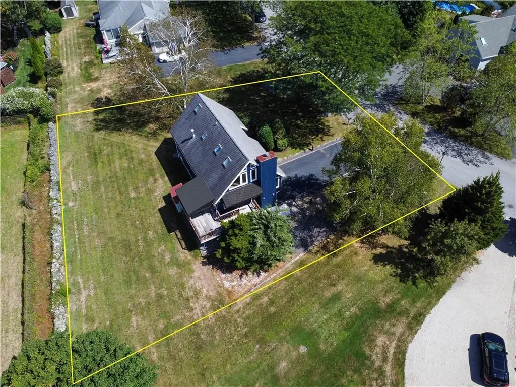 35 Tobin Lane Bristol RI 02809