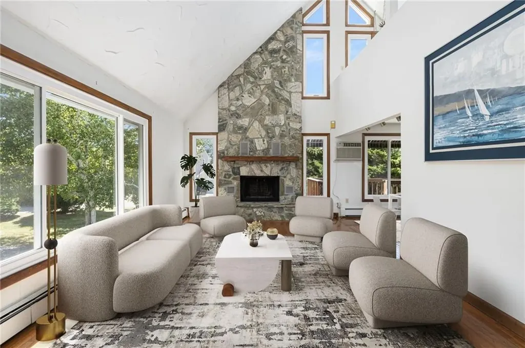 35 Tobin Lane Bristol RI 02809