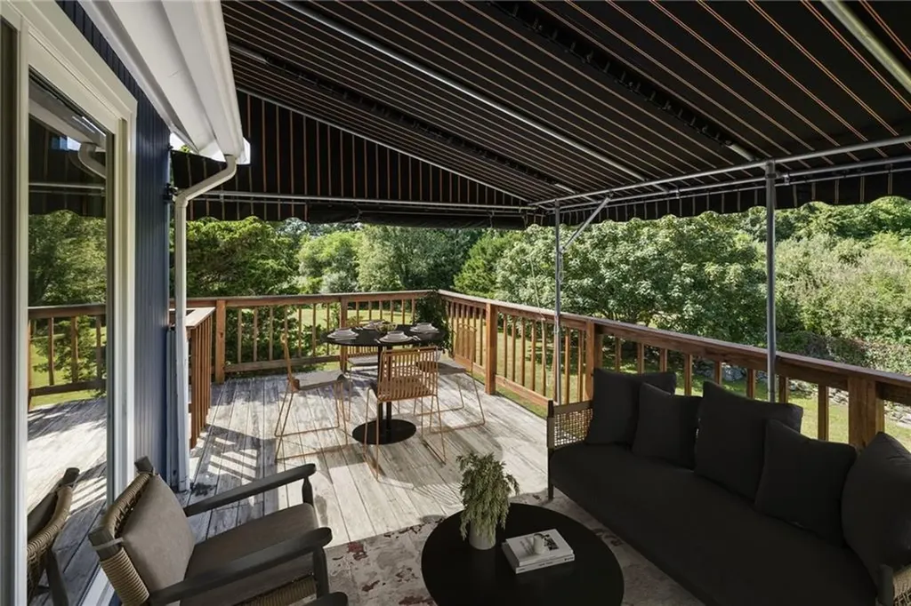 35 Tobin Lane Bristol RI 02809