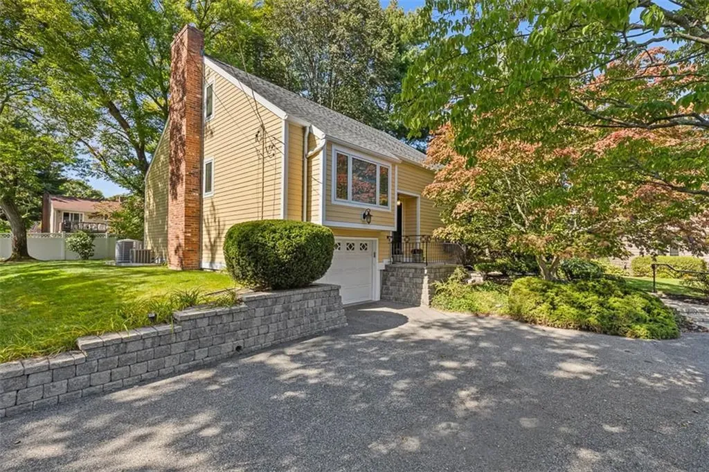 57 Faunce Drive Providence RI 02906