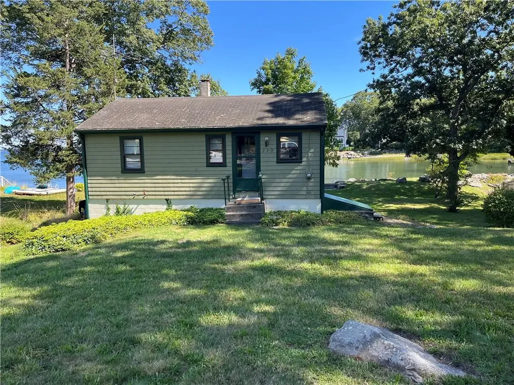 229 Earle Drive North Kingstown RI 02852