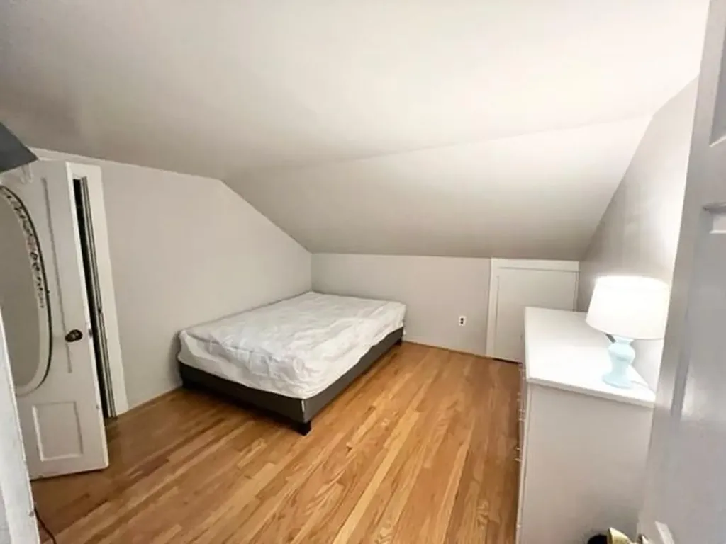 10 Hammond Street Newport RI 02840