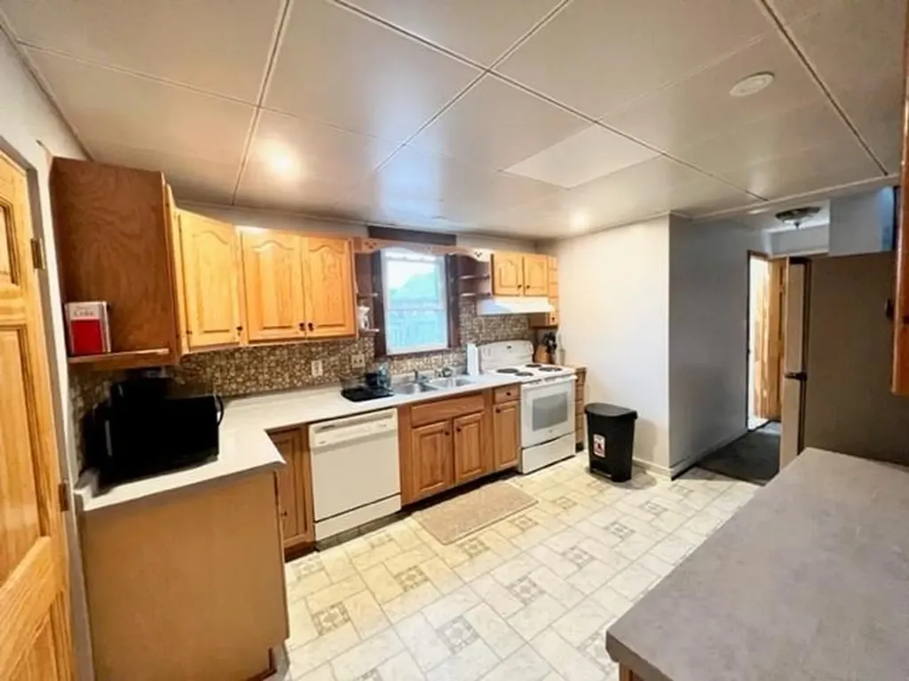 10 Hammond Street Newport RI 02840