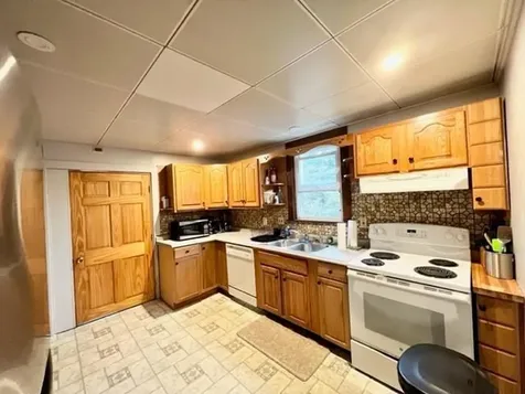 10 Hammond Street Newport RI 02840