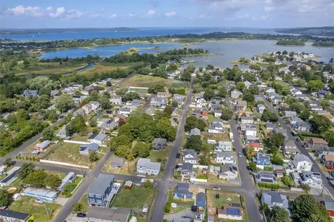 55 Ormerod Avenue Portsmouth RI 02871