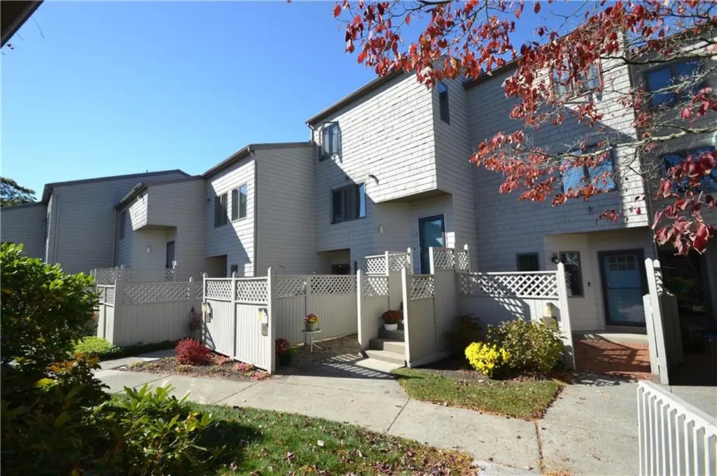 49 Seabreeze Lane Bristol RI 02809