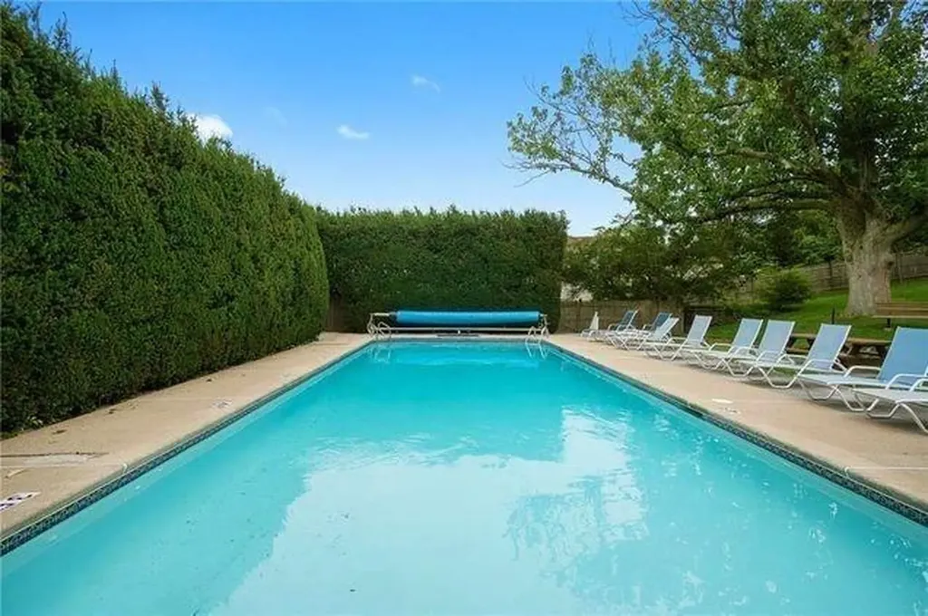 49 Seabreeze Lane Bristol RI 02809