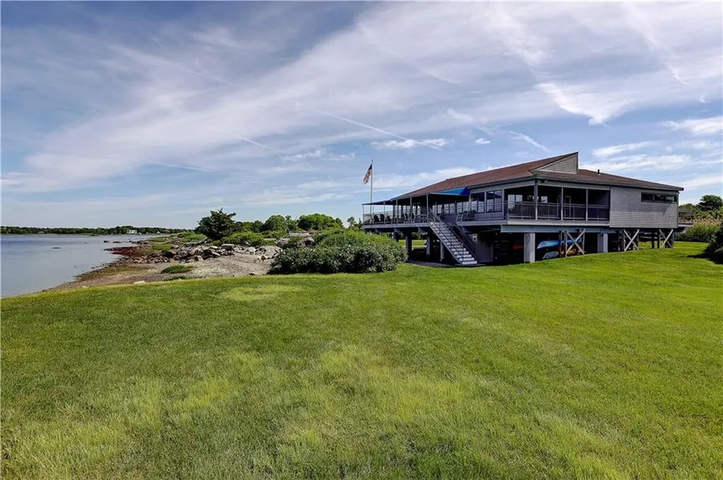 49 Seabreeze Lane Bristol RI 02809