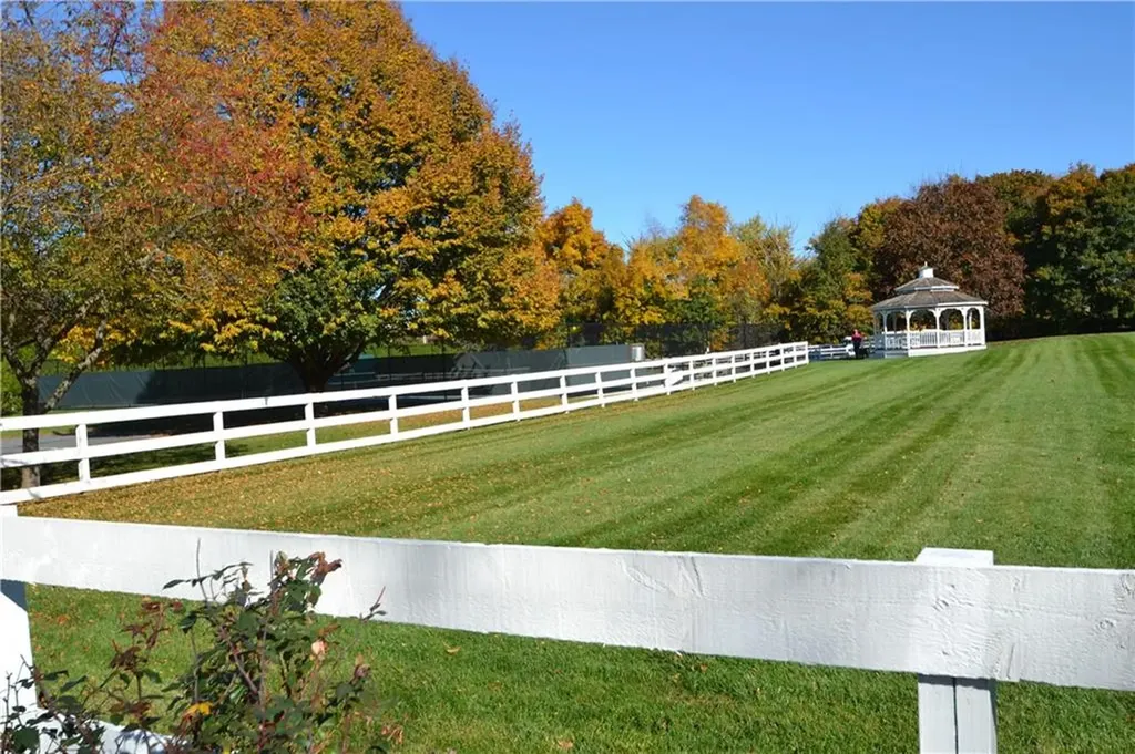 49 Seabreeze Lane Bristol RI 02809