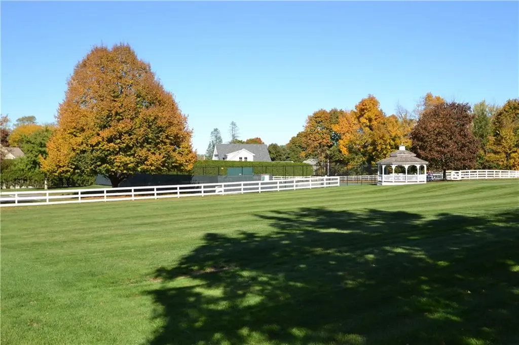 49 Seabreeze Lane Bristol RI 02809