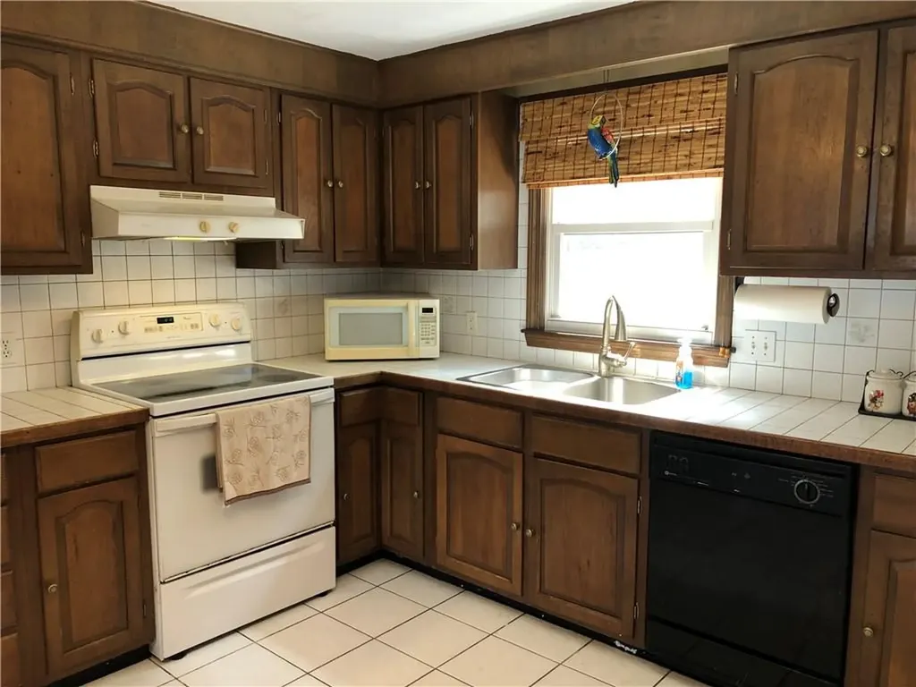 101 Highland Avenue Cumberland RI 02864