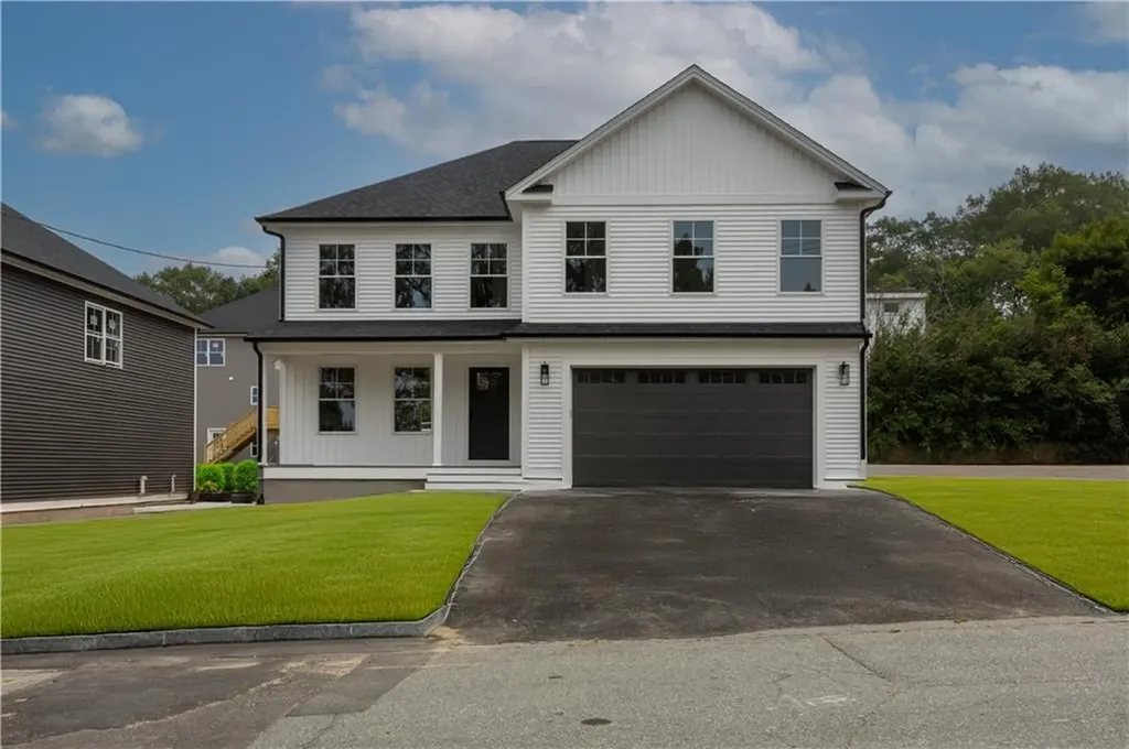 226 Street Louis Avenue Woonsocket RI 02895