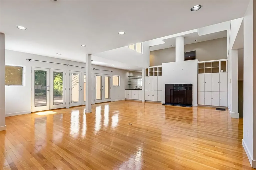 9 Oak Hill Drive Lincoln RI 02865