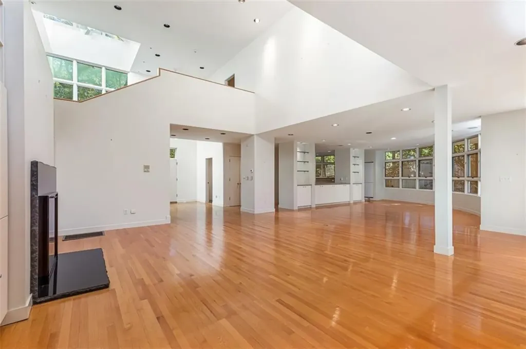9 Oak Hill Drive Lincoln RI 02865