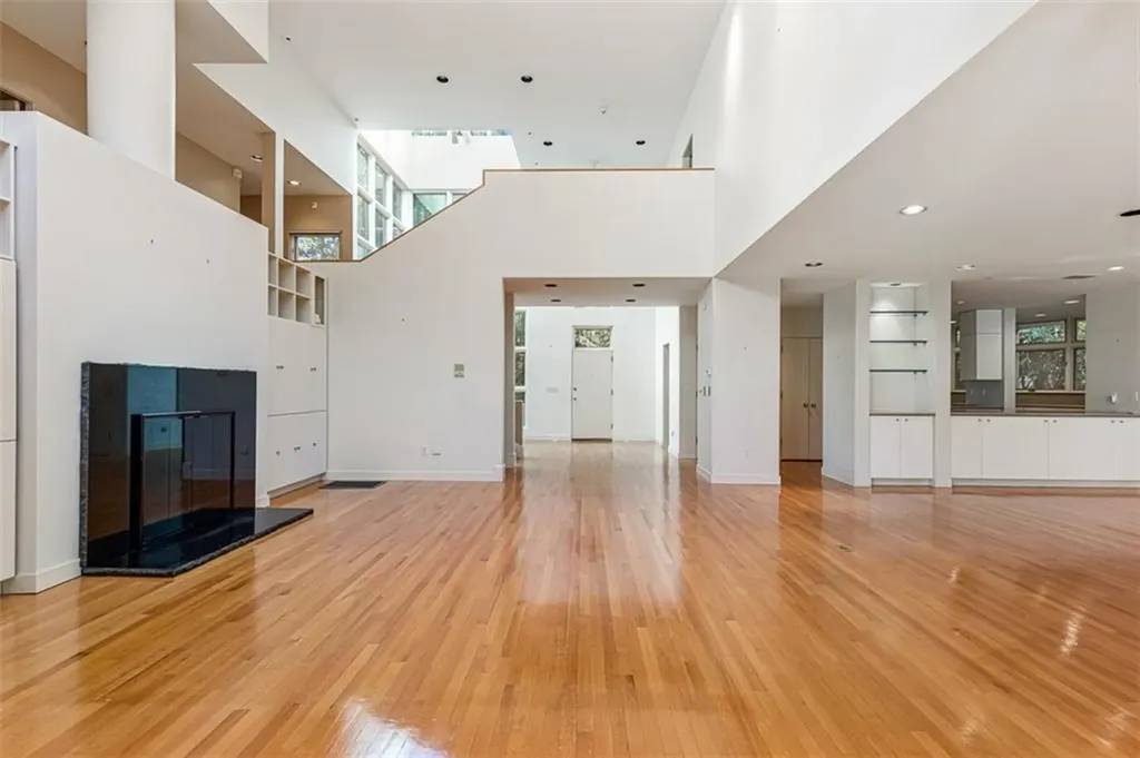 9 Oak Hill Drive Lincoln RI 02865