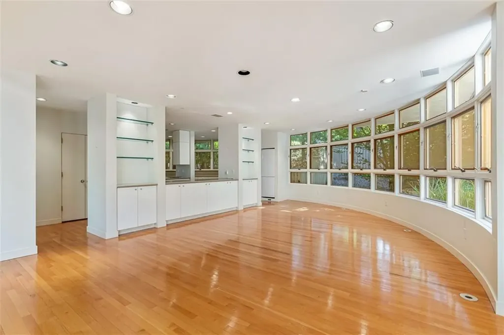 9 Oak Hill Drive Lincoln RI 02865