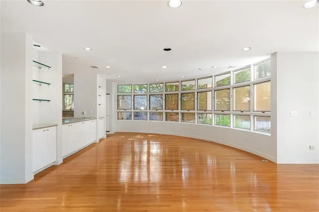 9 Oak Hill Drive Lincoln RI 02865