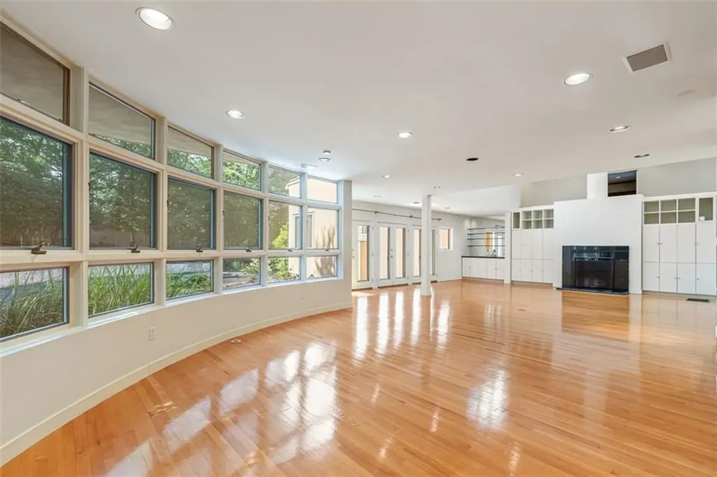 9 Oak Hill Drive Lincoln RI 02865