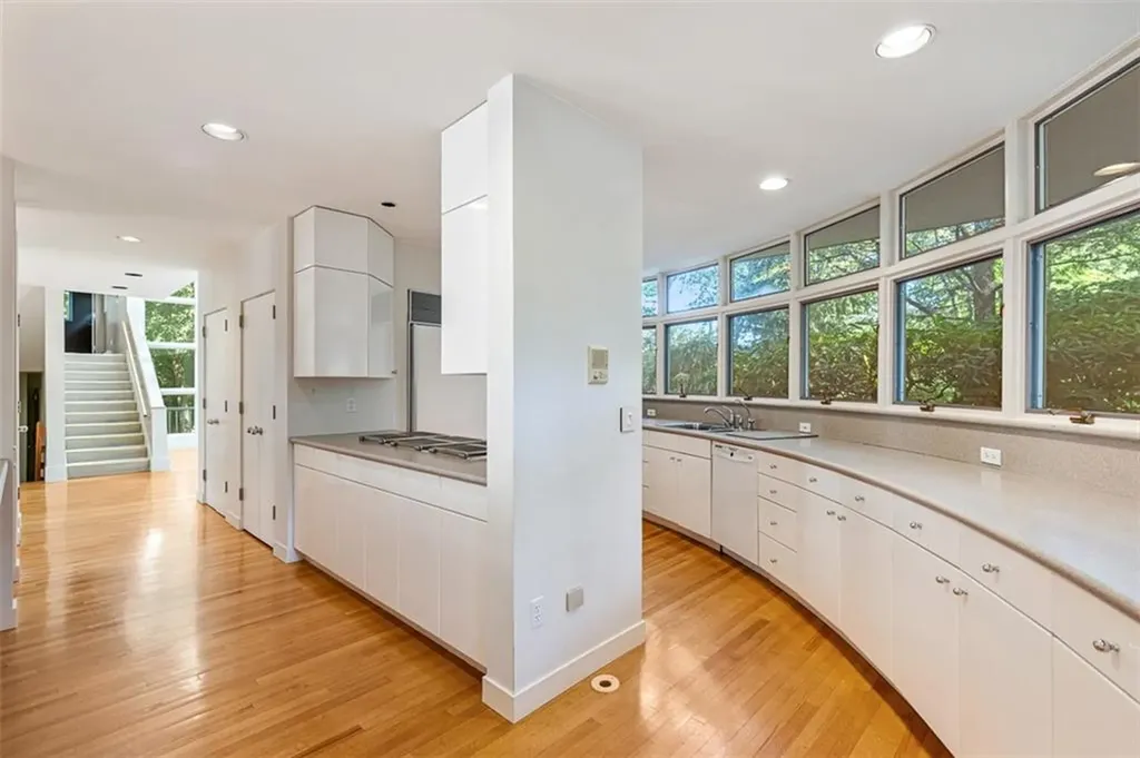 9 Oak Hill Drive Lincoln RI 02865