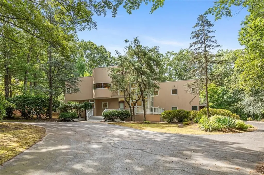 9 Oak Hill Drive Lincoln RI 02865