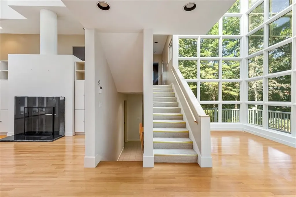9 Oak Hill Drive Lincoln RI 02865